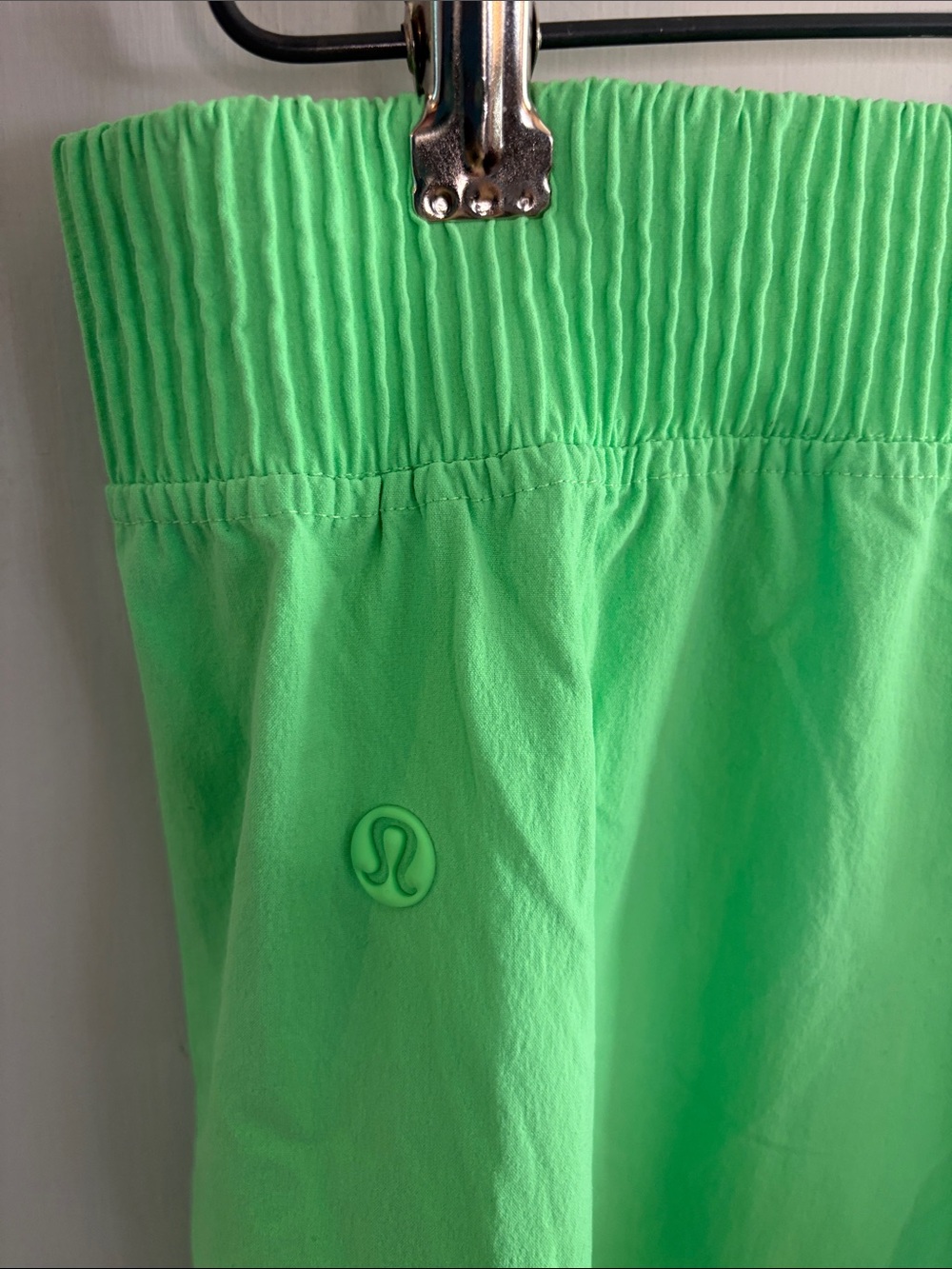Lululemon bright green stretch woven high waisted wide leg pants Size Small - Picture 9 of 9